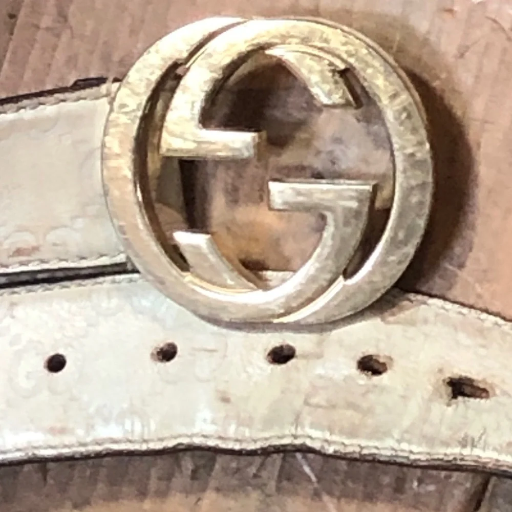 Gucci Beige Leather Belt with Gold Emblem